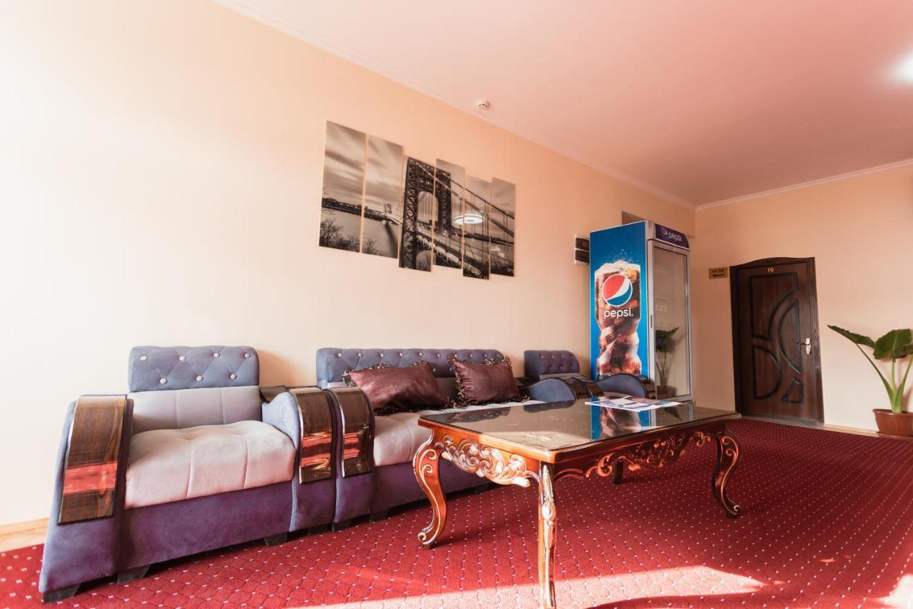 Orom Hotel Fergana Dış mekan fotoğraf